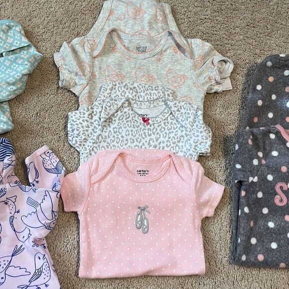 Bundle of Girls Clothes 3 sleepers and 3 Onesies - Picture 3 of 4